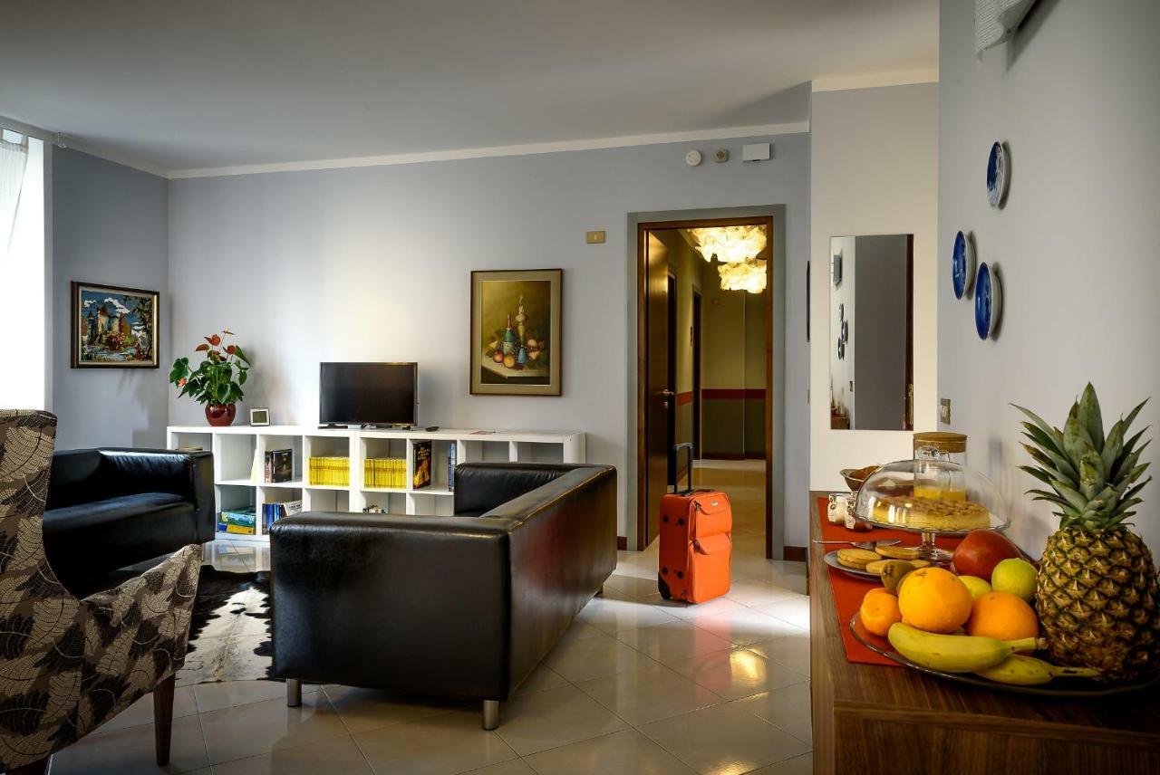 טיראנו Bed And Breakfast Sweet Home מראה חיצוני תמונה